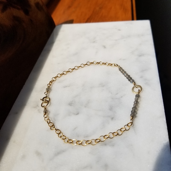 Labradorite bracelet with gold fill chain and - Picture 11 of 15
